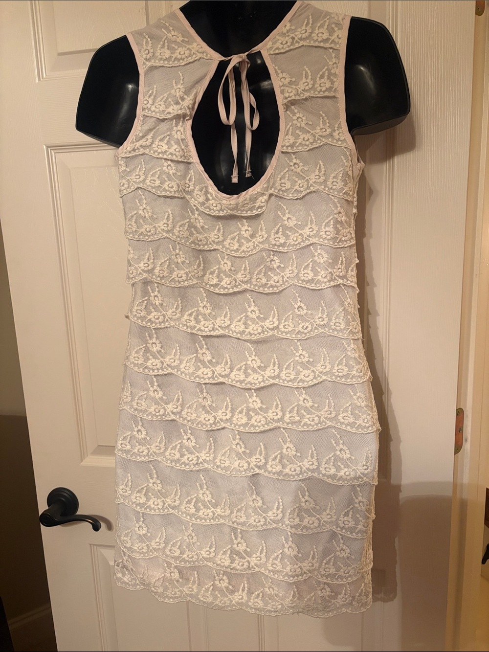 Charlotte Russe Ivory Lace Tiered Mini Dress - Picture 2 of 4